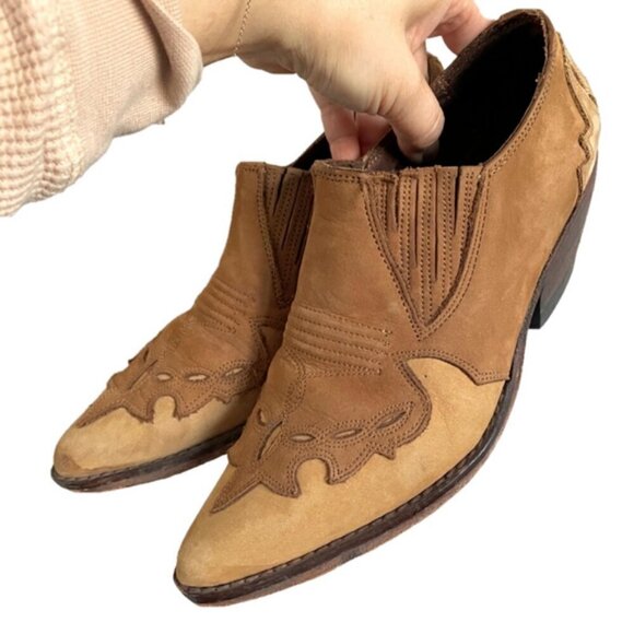 Vintage Guess Nubuck Leather Cowboy Style Heeled Shoes - 6/5-5.5US - Picture 4 of 11